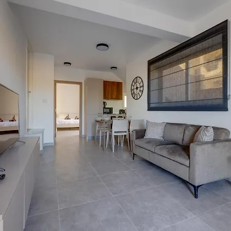 Apartament Modern Maisonette In Location Karp1-2