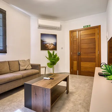 شقة Modern Maisonette In Location Karp1-2 *