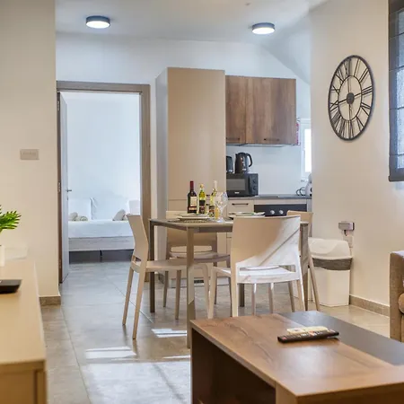 Modern Maisonette In Location Karp1-2